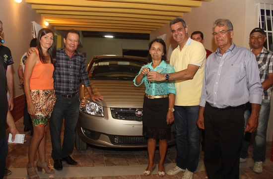 Gavião – Prefeitura entrega ampliação de creche e veiculo zero quilômetro