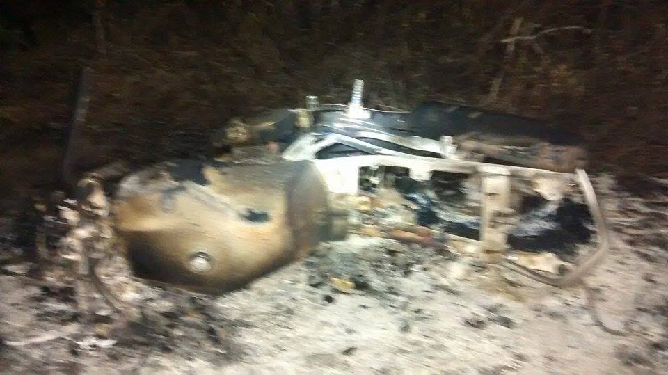 Casal morre carbonizado na BA 120, depois de colisão envolvendo moto e caminhão com placa de Coité