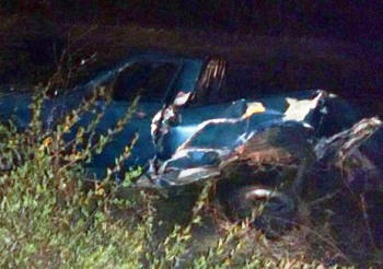 Quatro pessoas ficam feridas após veículo bater em carro parado na pista por falha mecânica na BA-120