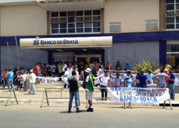 Sociedade Civil e movimentos sociais de Canudos impedem abertura do Banco do Brasil de Euclides da Cunha