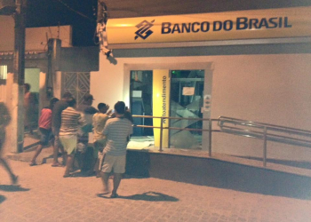 Quadrilha explode caixa eletrônico do Banco do Brasil, mas não encontra dinheiro