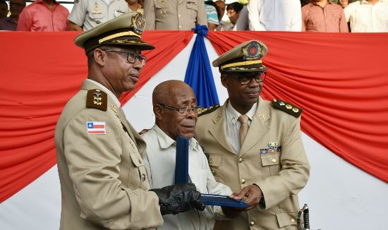 Da esquerda: tenente coronel Gilson Paixão, seu pai e seu irmão, Nilton Paixão.