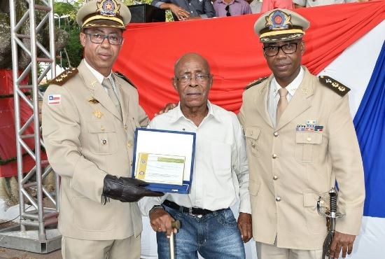 De irmão para irmão: tenente coronel Nilton Paixão passa comando do 16º Batalhão