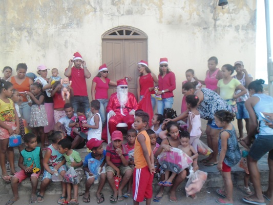 Grupo promove ‘Natal Solidário’ em povoado de Santaluz
