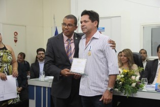 Vardinho ao lado do irmão Carlinhos Serra realiza a maior vaqueja do Norte/Nordeste do Brasil.