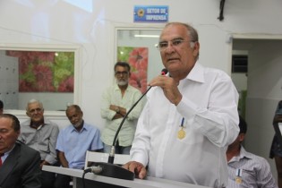 Ferreirinha não descarta possibilidade de candidatura, mas deseja ver renovação.