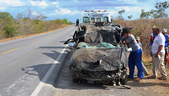 Homem morre e dois ficam feridos em acidente próximo a Santa Bárbara