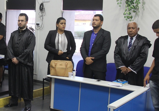 Dois advogados atuaram na defesa de Felipe. 