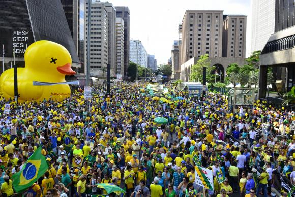 SP – PM diz que manifestação pró-impeachment reuniu 30 mil na Avenida Paulista