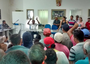 Depois de mais de 24 horas, servidores públicos de Quijingue desocupam Câmara Municipal