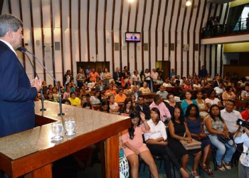 Sessão especial do SUAS reúne mais de 100 municípios baianos
