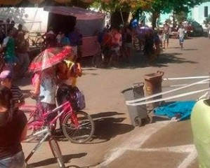 Homem morre durante montagem de barraca; polícia suspeita de choque