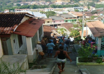 Jovem cobra dinheiro da família e é espancado até a morte pelo pai