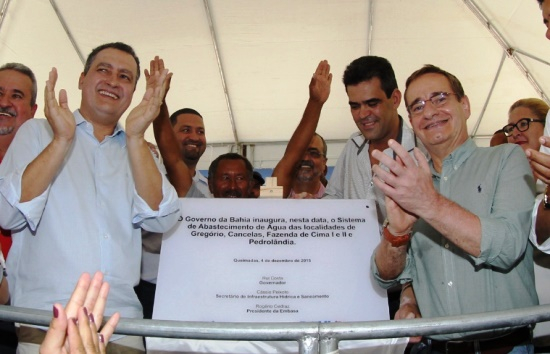 Governador Rui Costa juntamente com o prefeito Tarcísio Pedreira inaugura sistema de abastecimento de água na zona rural de Queimadas
