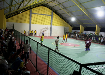 Prefeitura inaugura primeira quadra poliesportiva coberta do município