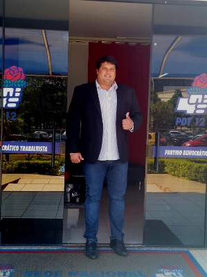 Luciano tem 32 anos, aos 28 disputou a primeira eleição e obteve cerca de 13 mil votos.