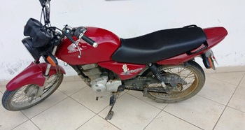 Policiais do 16º BPM recuperam motocicleta roubada em sítio na cidade de Serrinha