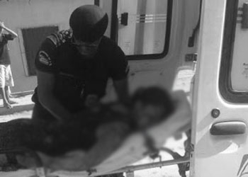 Mulher esfaqueada pelo marido morre em hospital