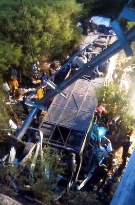 Coletivo transportava 60 policiais.