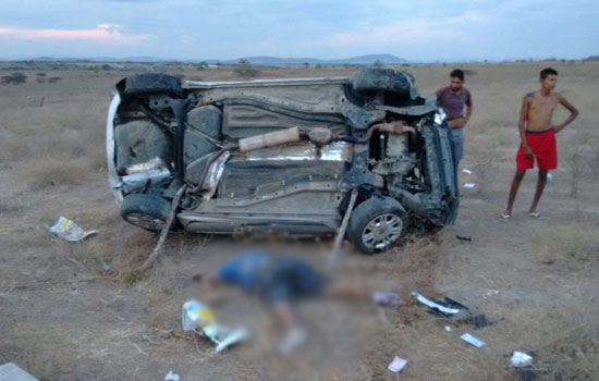 Policial Civil e sogra morrem em acidente na BA 381