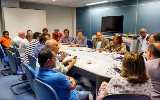 reunião da comissão de canudos na superintendecia do banco do brasil em salvador.2