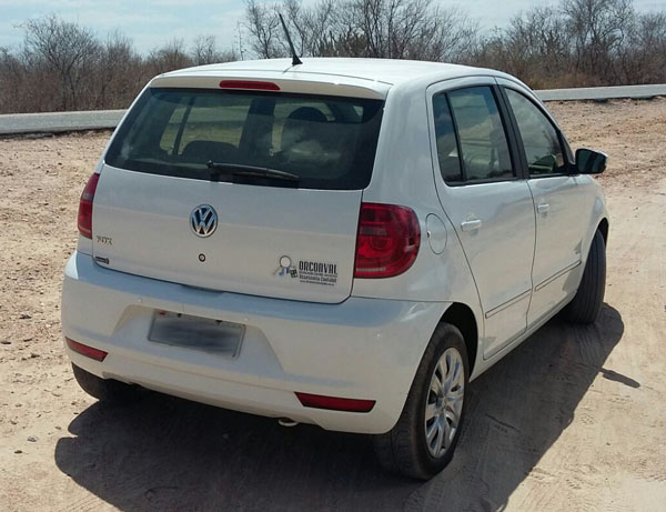 Fox abandonado na mesma rodovia , sentido Queimadas / Cansanção. Foto Divulgação da PM.