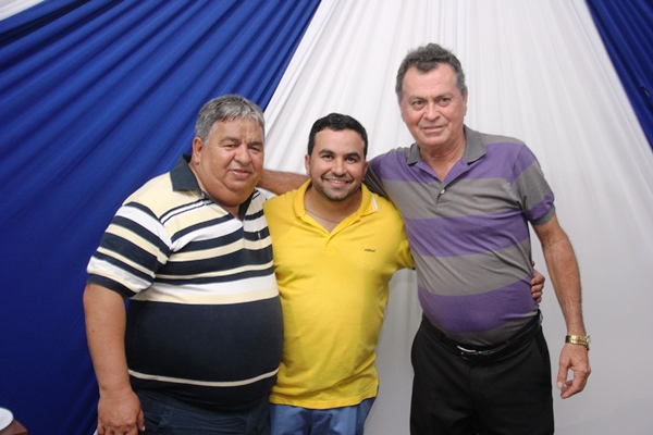 Dr Thiago ao lado do pai e ex-secretário de Finanças Miranda e ex-prefeito Ubaldino Amaral