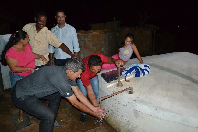 ENTREGA DE CISTERNAS EM SERRINHA 2