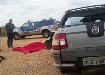 Mulher morre em colisão envolvendo Vectra e Fiat Strada na BR 116/Norte