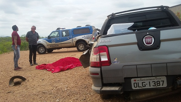 Mulher morre em colisão envolvendo Vectra e Fiat Strada na BR 116/Norte