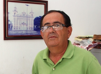 Ariel reclama da deslealdade por parte de alguns colegas de profissão.
