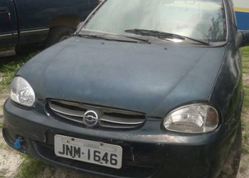 Veículo com restrição de roubo é encontrado abandonado na zona rural de Coité