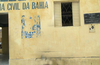 Familiares de idoso assassinado em Queimadas procura Delegacia para informar que se isentam da morte dos jovens