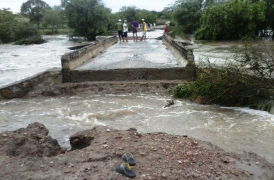 Temendo tragédia, prefeito de Queimadas pede que população evite ficar sobre ponte