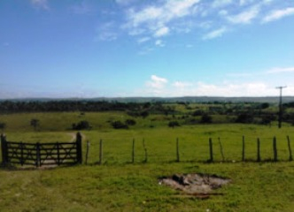 Prefeito de Entre Rios tem fazenda invadida e família é feita refém