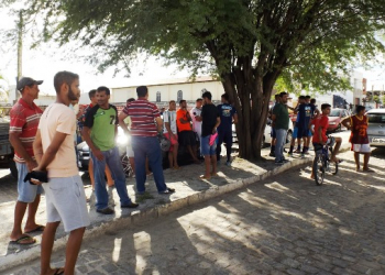 Jacuipense vai treinar e encontra estádio fechado; situação aconteceu pela terceira vez