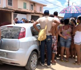 Homem é morto a tiros quando saía de casa em Feira de Santana