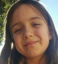 Menina pulou na frente do carro para salvar  crianças de atropelamento