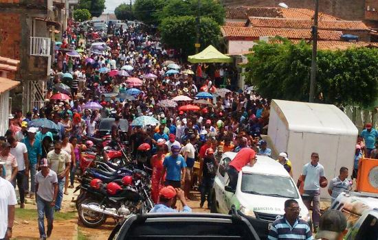 Cidade de Euclides da Cunha parou, para sepultar as quatro vítimas de acidentes da noite de domingo