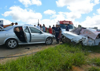 Acidente envolvendo carro de prefeitura mata quatro pessoas, diz PRE