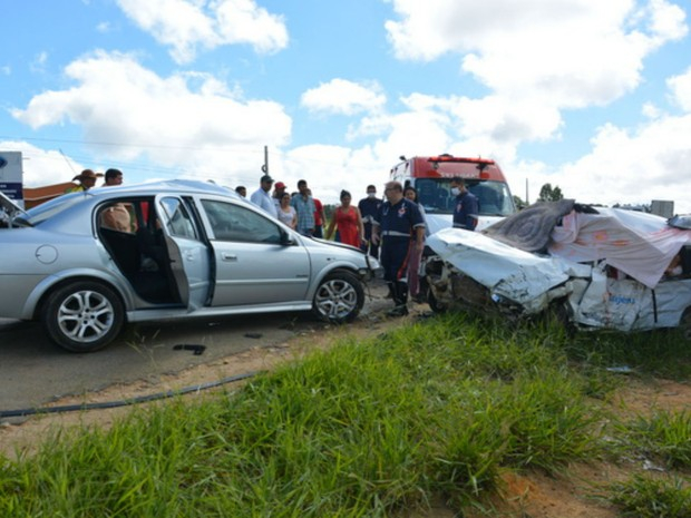 Acidente envolvendo carro de prefeitura mata quatro pessoas, diz PRE