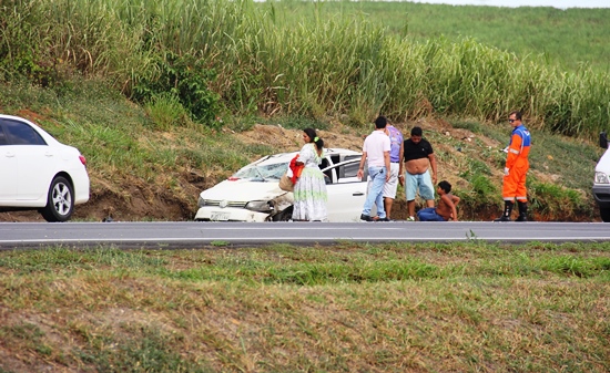 PRF registra acidente envolvendo quatro veículos na BR 324