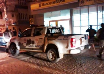 Bandidos explodem cofre da agência do Banco do Brasil de Seabra
