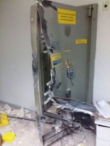 Cofre que possivelmente guardava o dinheiro que abastecia os caixas eletrônicos.