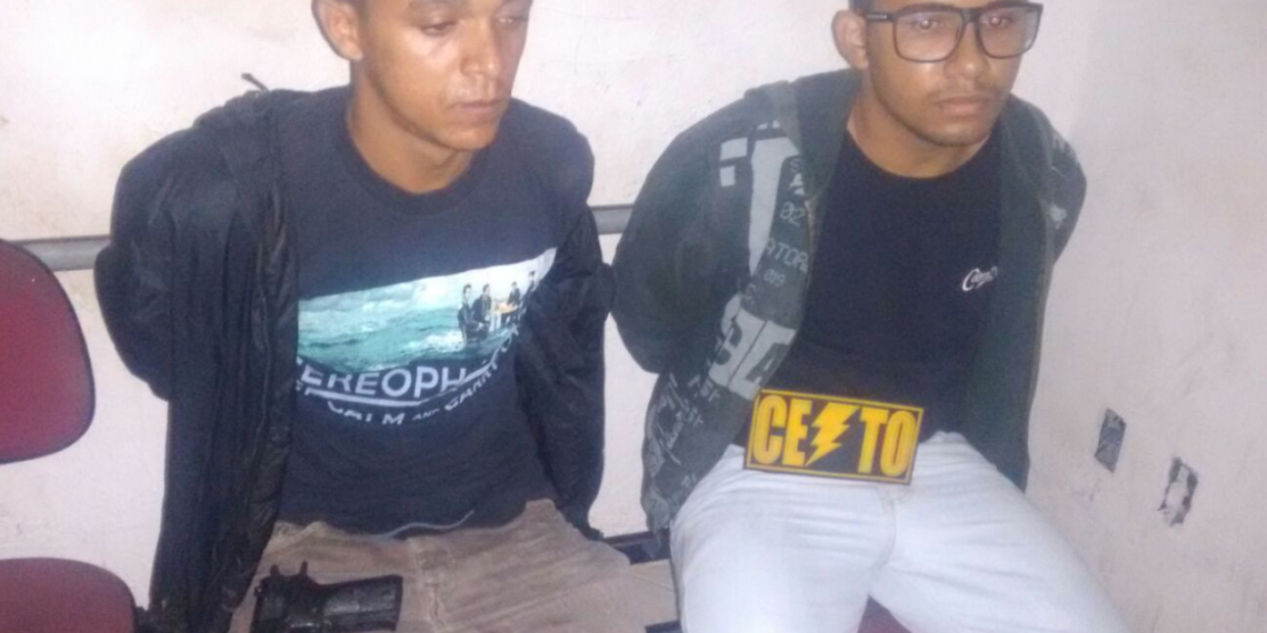 Dupla acusada de assalto é presa com arma de brinquedo em Serrinha