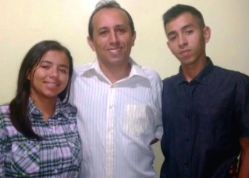 Pai e filho passam juntos em Direito no Enem e vão estudar na mesma sala