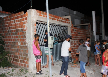 Coité – Mulher é encontrada morta com sinais de violência dentro da própria casa