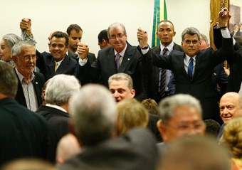 PMDB não permitirá que ministros se licenciem para ficar no governo