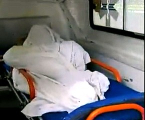 Em estado grave, adolescente aguarda quase 6 horas por atendimento em ambulância na porta do HGE