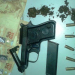 Homem é flagrado com arma, munições e droga  na Avenida Luiz Eduardo